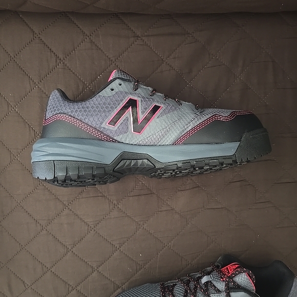 New Balance Women's Composite Toe 589v1 Industrial Shoe in Gray and Pink 8.5 NWT - Picture 4 of 7